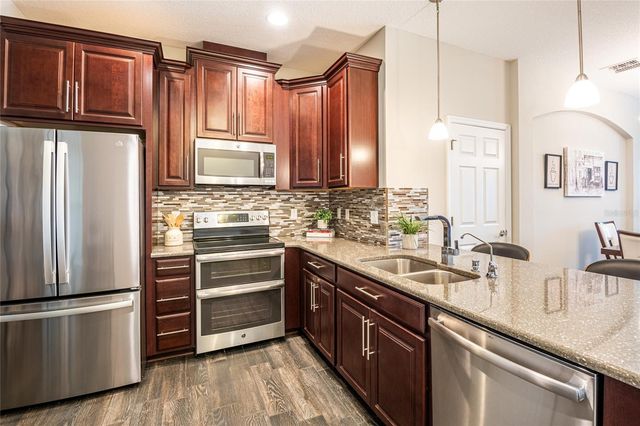 11648 CROWNED SPARROW LANE, Tampa, FL 33626