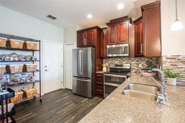 11648 CROWNED SPARROW LANE, Tampa, FL 33626