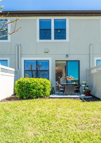 11648 CROWNED SPARROW LANE, Tampa, FL 33626