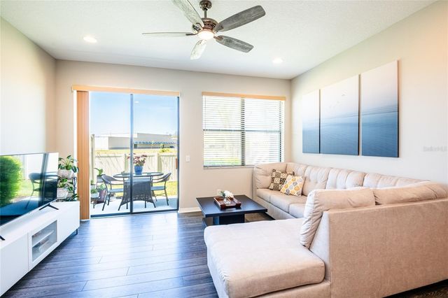 11648 CROWNED SPARROW LANE, Tampa, FL 33626