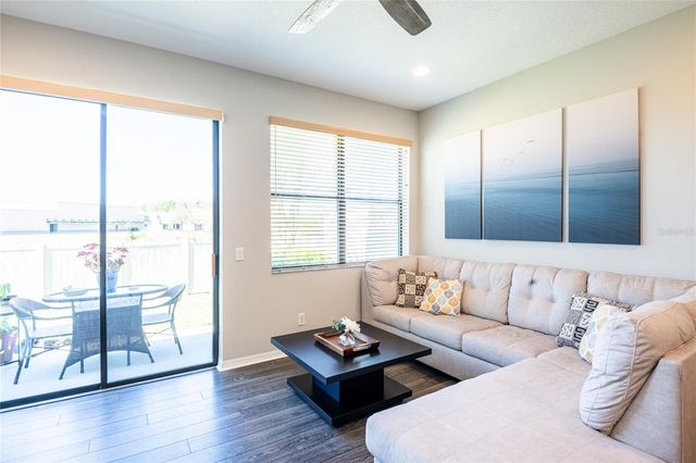 11648 CROWNED SPARROW LANE, Tampa, FL 33626
