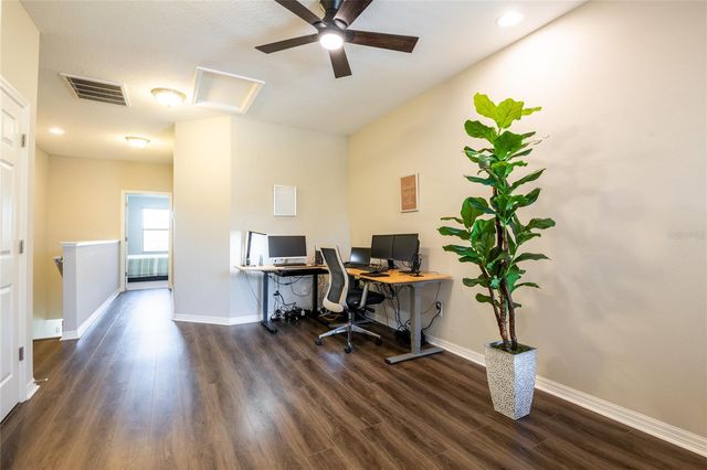 11648 CROWNED SPARROW LANE, Tampa, FL 33626
