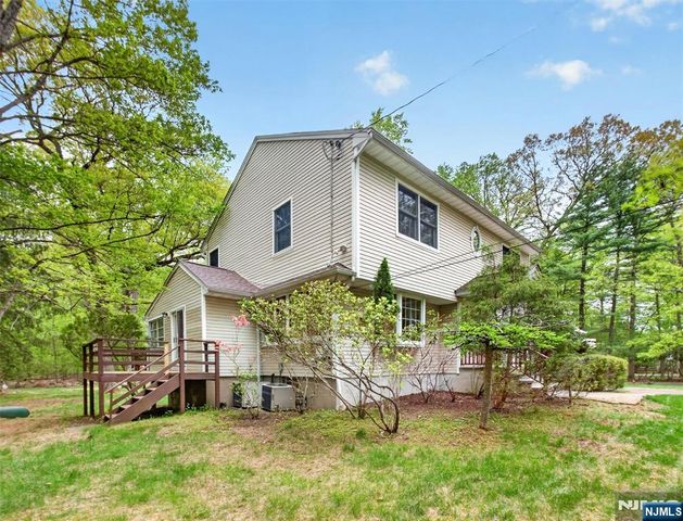 157 Grove Street, Ramsey, NJ 07446