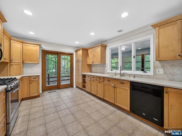 157 Grove Street, Ramsey, NJ 07446