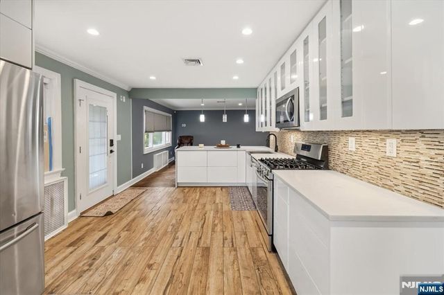 1-07 Lyons Avenue, Fair Lawn, NJ 07410