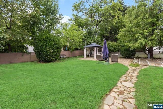 1-07 Lyons Avenue, Fair Lawn, NJ 07410