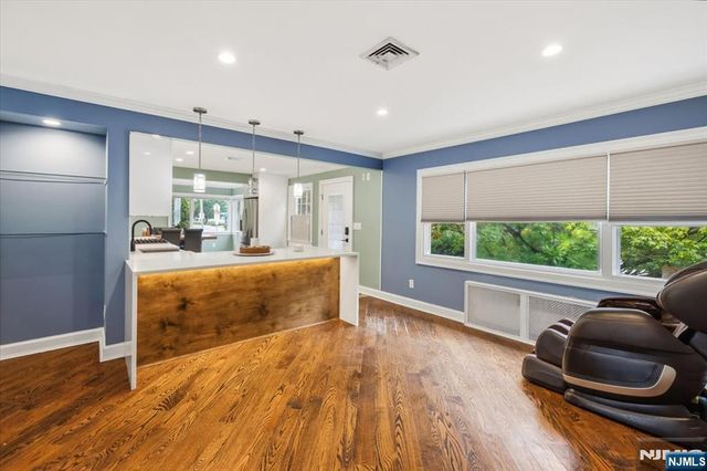 1-07 Lyons Avenue, Fair Lawn, NJ 07410