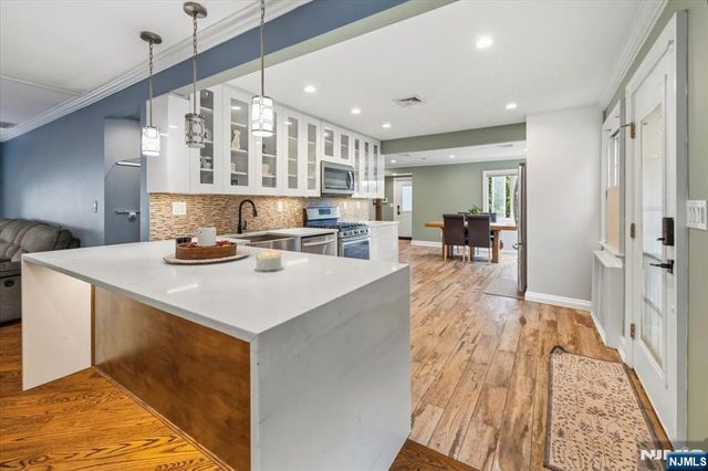 1-07 Lyons Avenue, Fair Lawn, NJ 07410