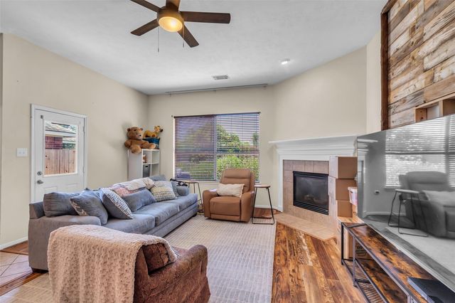 10711 Gilford Crest Drive, Spring, TX 77379