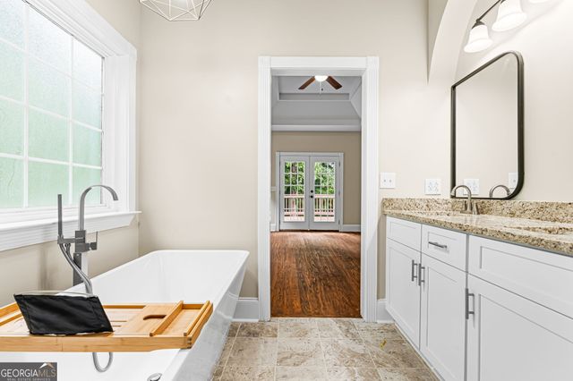 2850 Arrowhead Drive, Lizella, GA 31052