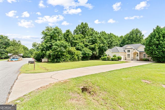 2850 Arrowhead Drive, Lizella, GA 31052