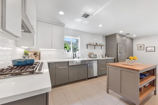 12326 Old Oaks Drive, Houston, TX 77024