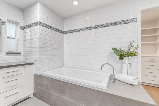 12326 Old Oaks Drive, Houston, TX 77024