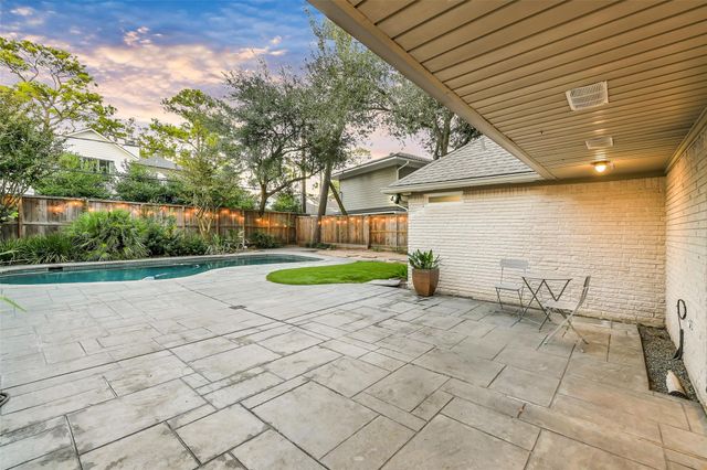 12326 Old Oaks Drive, Houston, TX 77024