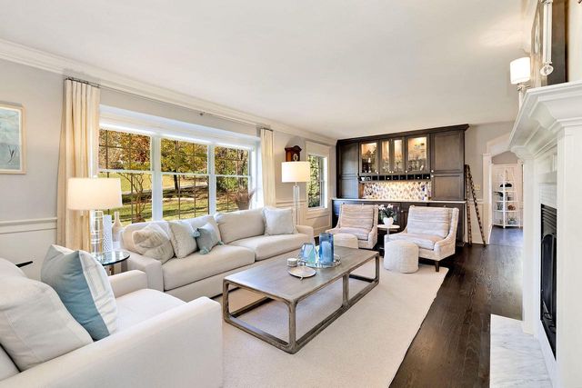 920 Madera CIRCLE, Elm Grove, WI 53122