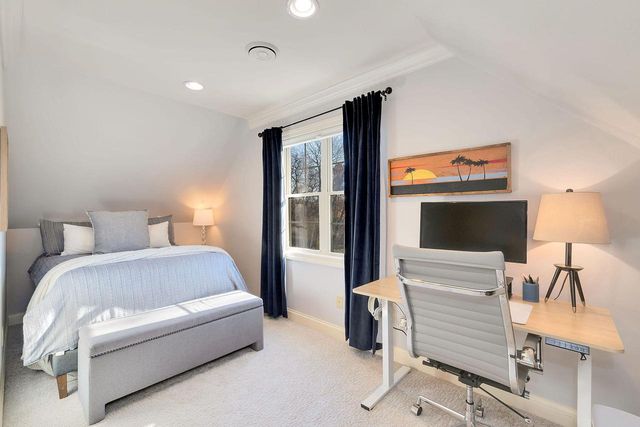 920 Madera CIRCLE, Elm Grove, WI 53122