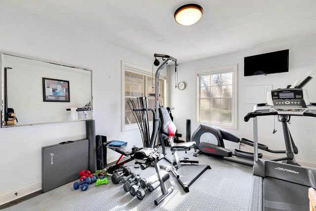 920 Madera CIRCLE, Elm Grove, WI 53122