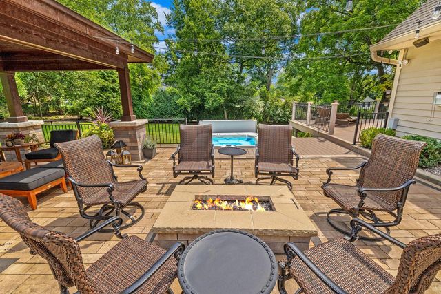 920 Madera CIRCLE, Elm Grove, WI 53122