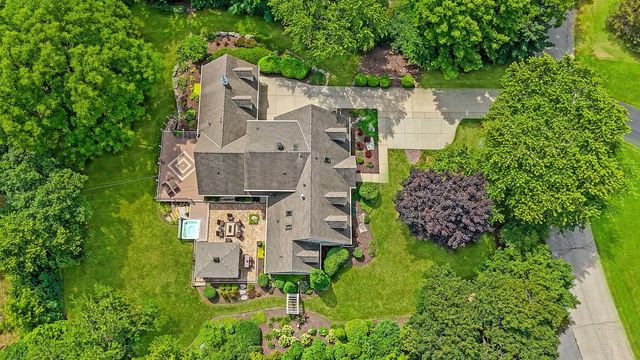 920 Madera CIRCLE, Elm Grove, WI 53122