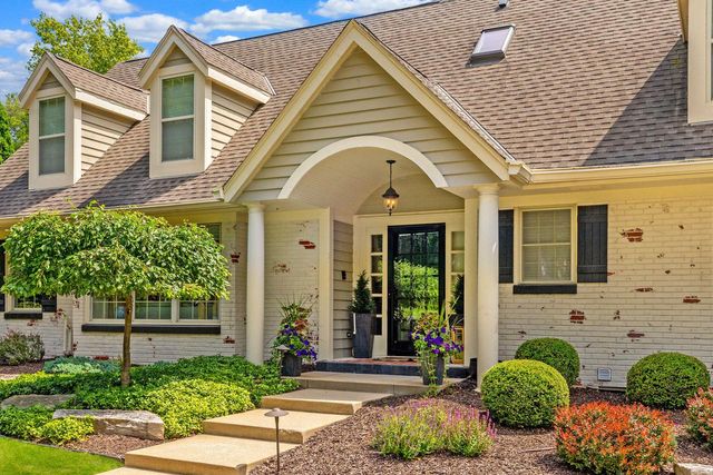 920 Madera CIRCLE, Elm Grove, WI 53122