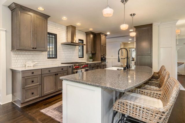 920 Madera CIRCLE, Elm Grove, WI 53122