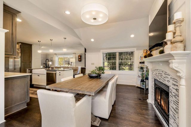 920 Madera CIRCLE, Elm Grove, WI 53122