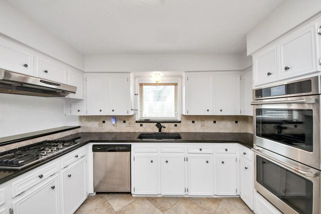 3410 Crow Valley Drive, Missouri City, TX 77459