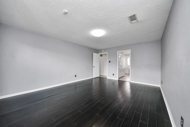 3410 Crow Valley Drive, Missouri City, TX 77459