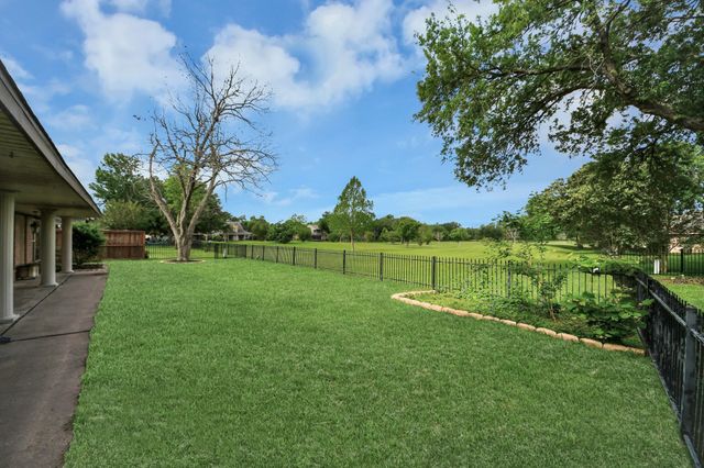 3410 Crow Valley Drive, Missouri City, TX 77459