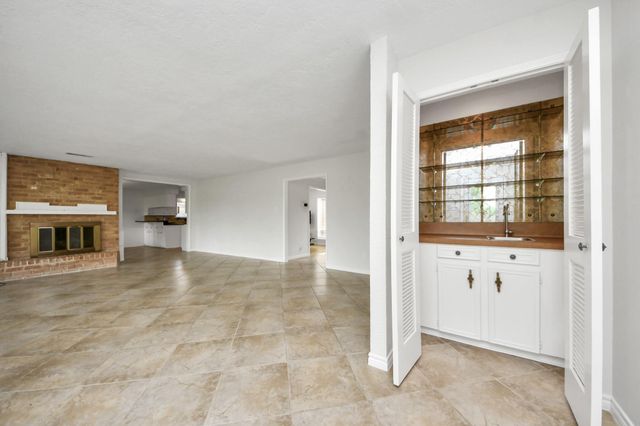 3410 Crow Valley Drive, Missouri City, TX 77459