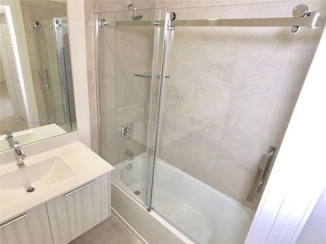 7925 NW 104th Ave 25, Doral, FL 33178