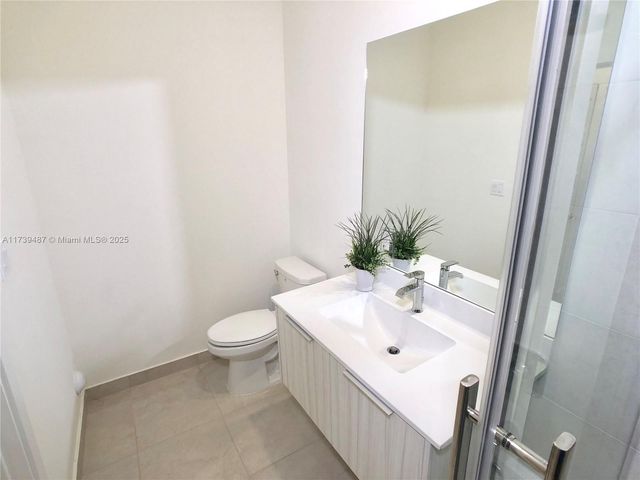 7925 NW 104th Ave 25, Doral, FL 33178