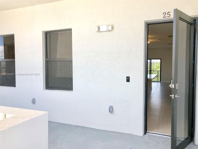 7925 NW 104th Ave 25, Doral, FL 33178