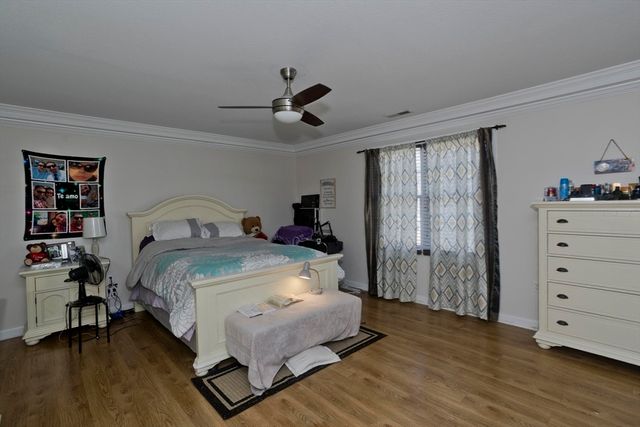 31 Acrebrook Rd, Springfield, MA 01129