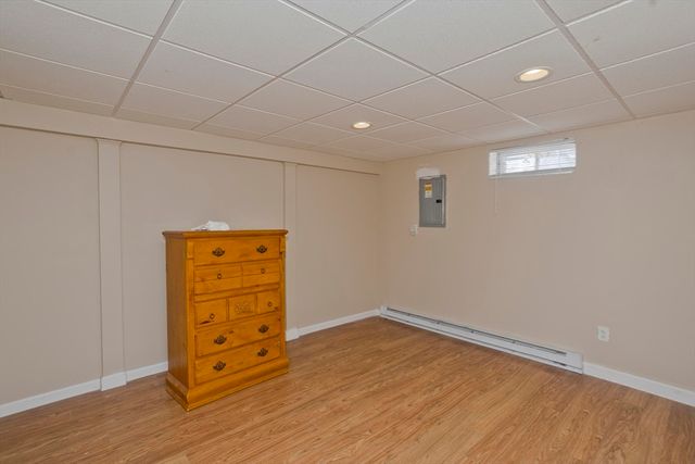 31 Acrebrook Rd, Springfield, MA 01129