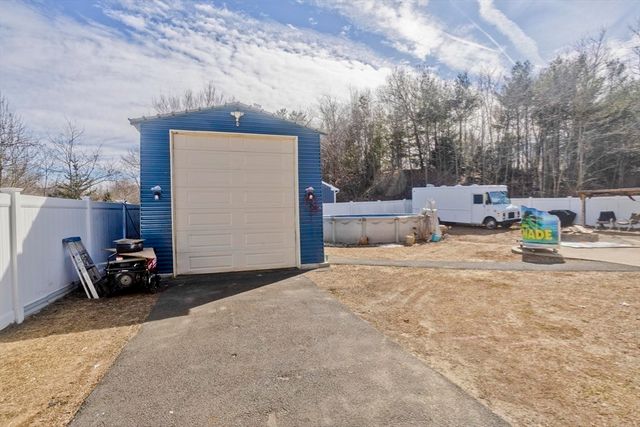 31 Acrebrook Rd, Springfield, MA 01129