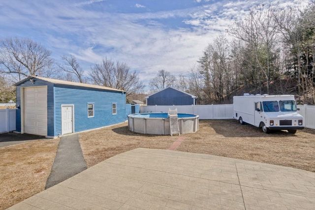 31 Acrebrook Rd, Springfield, MA 01129