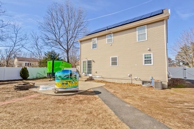 31 Acrebrook Rd, Springfield, MA 01129