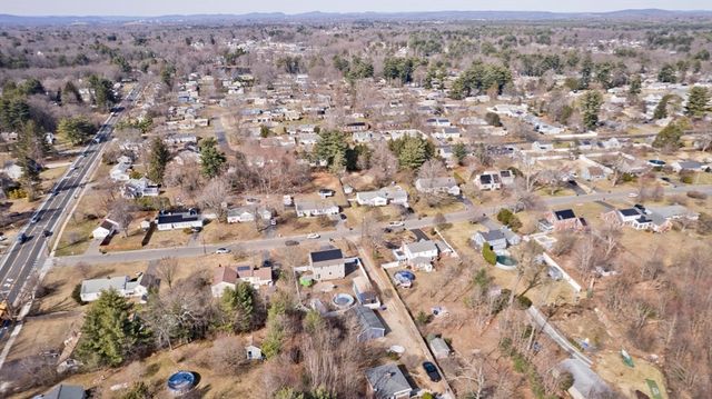 31 Acrebrook Rd, Springfield, MA 01129