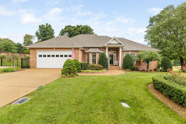 116 Courtside Ln, Tullahoma, TN 37388