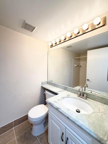 4745 Lucerne Lakes Boulevard 102, Lake Worth, FL 33467