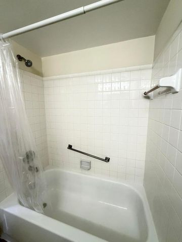 4745 Lucerne Lakes Boulevard 102, Lake Worth, FL 33467