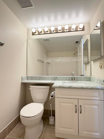 4745 Lucerne Lakes Boulevard 102, Lake Worth, FL 33467