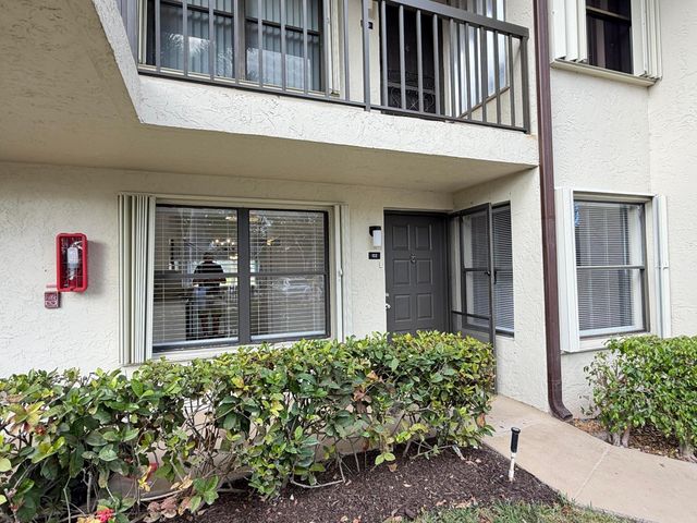 4745 Lucerne Lakes Boulevard 102, Lake Worth, FL 33467