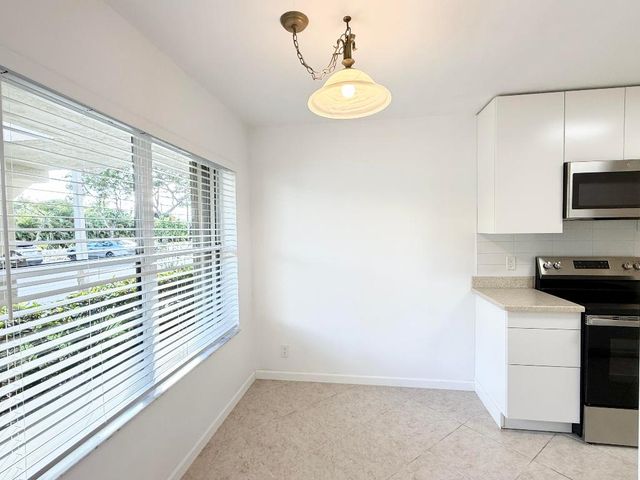 4745 Lucerne Lakes Boulevard 102, Lake Worth, FL 33467