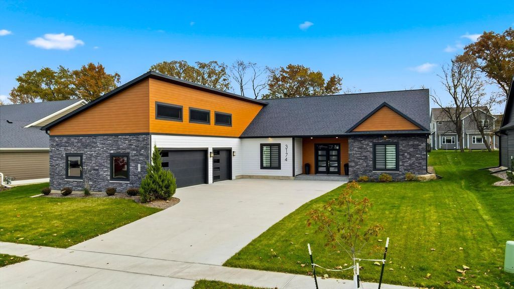 3174 Yellow Rose Lane SW, Rochester, MN 55902