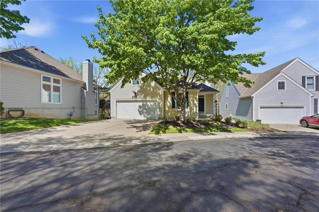 12604 Noland Street, Overland Park, KS 66213