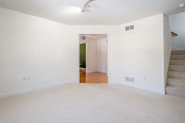 5 Lowther Place, Nashua, NH 03060