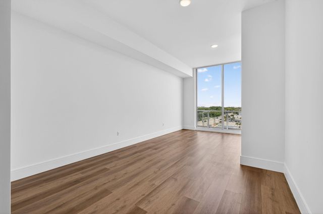 220 Lake Shore Drive 617, Lake Park, FL 33403