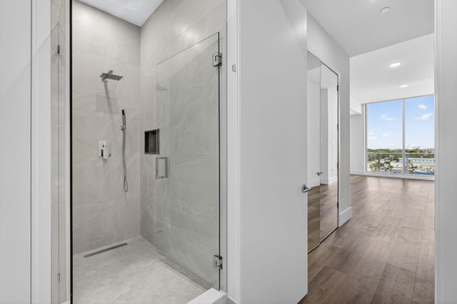 220 Lake Shore Drive 617, Lake Park, FL 33403
